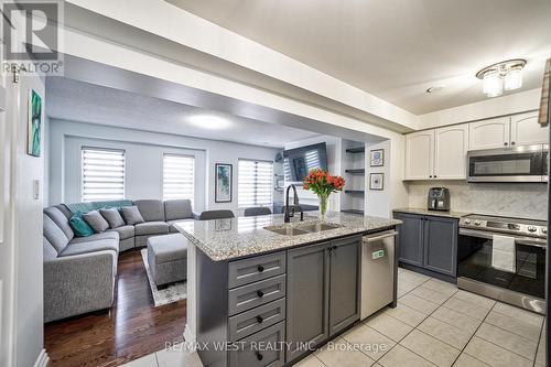13 Midhope Way, Brampton, ON - Indoor Photo Showing Kitchen With Double Sink