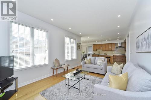 41 Reflection Road, Markham (Cathedraltown), ON - Indoor Photo Showing Living Room