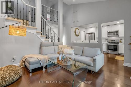 23 West Borough Street, Markham, ON - Indoor Photo Showing Living Room