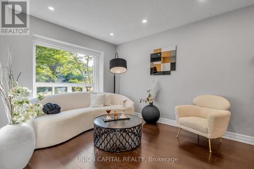 23 West Borough Street, Markham, ON - Indoor Photo Showing Living Room