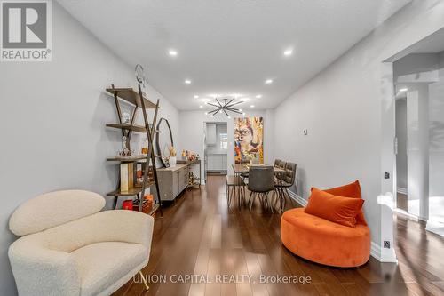 23 West Borough Street, Markham, ON - Indoor Photo Showing Living Room