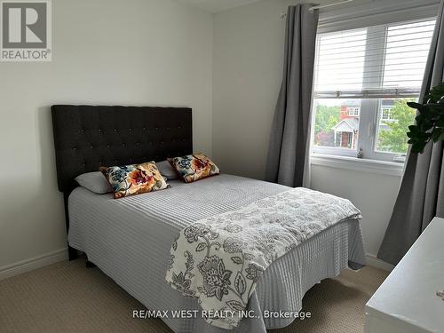 54 Blue Dasher Boulevard, Bradford West Gwillimbury, ON - Indoor Photo Showing Bedroom