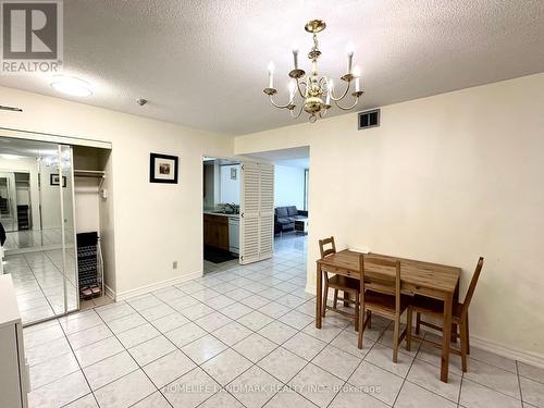 206 - 22 Clarissa Drive, Richmond Hill, ON - Indoor Photo Showing Dining Room