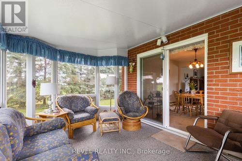 3093 Hwy 26, Springwater (Minesing), ON - Indoor Photo Showing Living Room