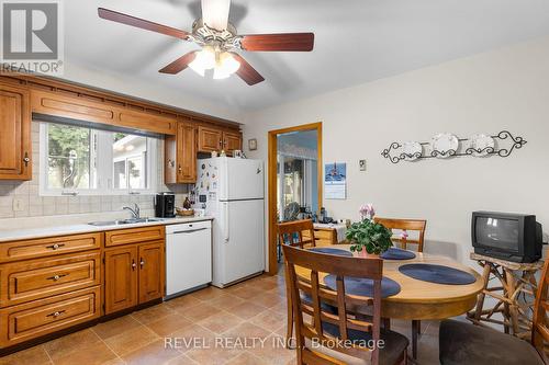 3093 Hwy 26, Springwater (Minesing), ON - Indoor Photo Showing Dining Room