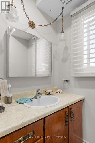 3093 Hwy 26, Springwater (Minesing), ON - Indoor Photo Showing Bathroom