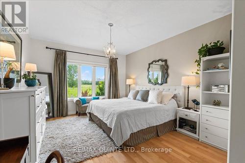 49 Maplehurst Crescent, Prince Edward County, ON - Indoor Photo Showing Bedroom