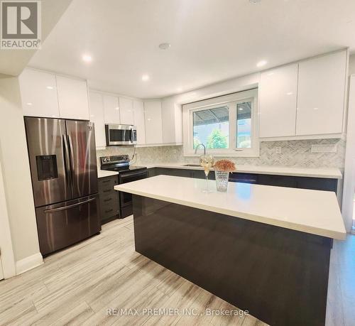 165 Claremont Street, Toronto, ON - Indoor Photo Showing Kitchen With Upgraded Kitchen
