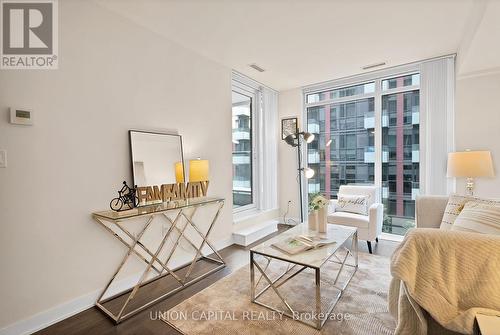 329 - 576 Front Street, Toronto, ON - Indoor Photo Showing Living Room