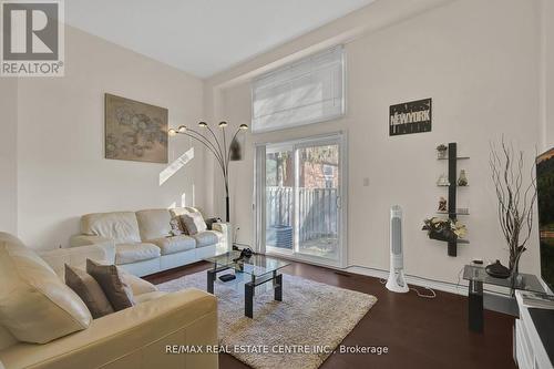 82 - 222 Pearson Street, Oshawa, ON - Indoor Photo Showing Living Room