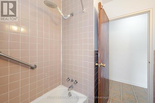 349 Frontenac Avenue, Oshawa, ON - Indoor Photo Showing Bathroom