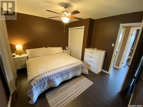 43 Buttercup Crescent Nw, Moose Jaw, SK - Indoor Photo Showing Bedroom