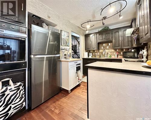 1562 Elphinstone Street, Regina, SK - Indoor Photo Showing Kitchen