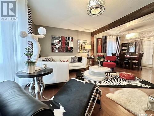 1562 Elphinstone Street, Regina, SK - Indoor Photo Showing Living Room