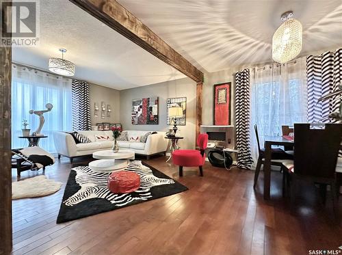 1562 Elphinstone Street, Regina, SK - Indoor Photo Showing Living Room