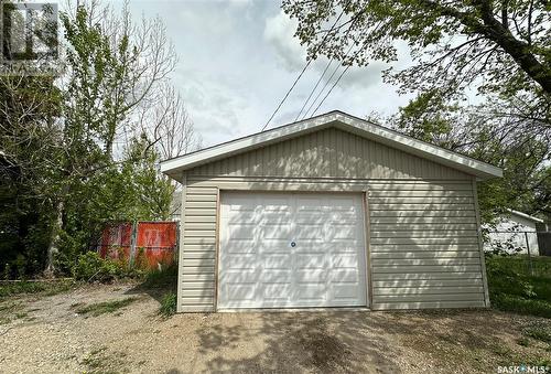 1562 Elphinstone Street, Regina, SK - Outdoor