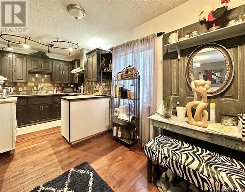 1562 Elphinstone Street, Regina, SK - Indoor Photo Showing Kitchen With Upgraded Kitchen