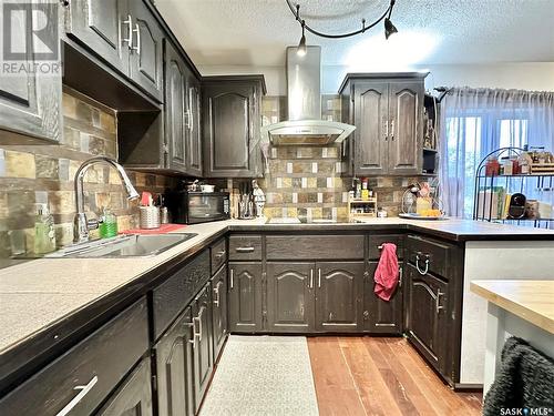 1562 Elphinstone Street, Regina, SK - Indoor Photo Showing Kitchen