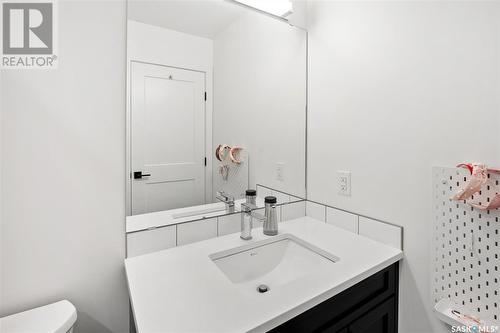 1322 Empress Avenue, Saskatoon, SK - Indoor Photo Showing Bathroom