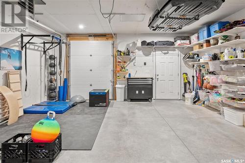 1322 Empress Avenue, Saskatoon, SK - Indoor Photo Showing Garage