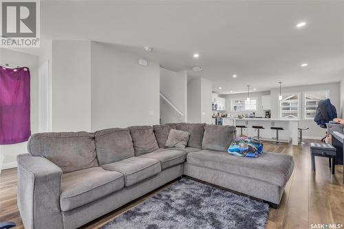 128 315 Dickson Crescent, Saskatoon, SK - Indoor Photo Showing Living Room