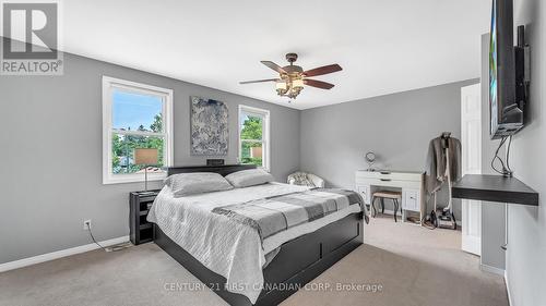 53 Briscoe Street W, London, ON - Indoor Photo Showing Bedroom