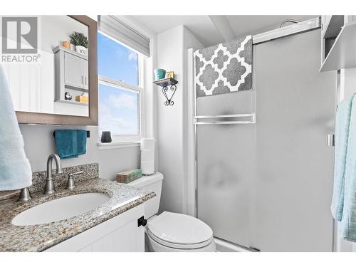 5011 5 Avenue, Vernon, BC - Indoor Photo Showing Bathroom