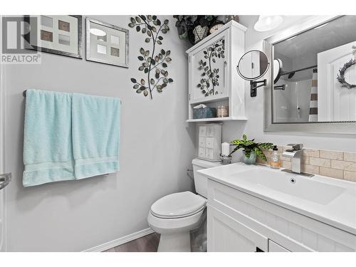 5011 5 Avenue, Vernon, BC - Indoor Photo Showing Bathroom