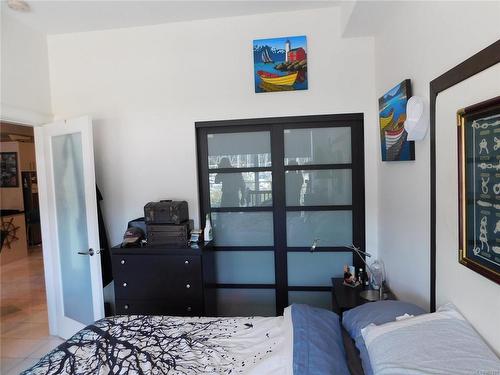 205-1250 Stewart Ave, Nanaimo, BC - Indoor Photo Showing Bedroom