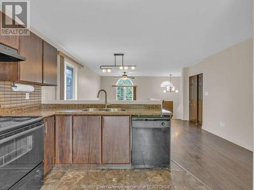 2542 Maitland, Windsor, ON - Indoor Photo Showing Kitchen With Double Sink