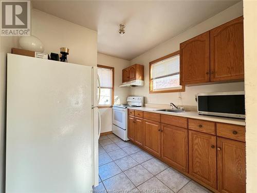 702 Randolph Avenue, Windsor, ON - Indoor Photo Showing Kitchen