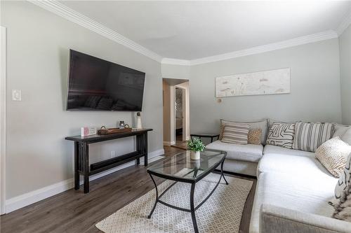 115 Stewartdale Avenue, Hamilton, ON - Indoor Photo Showing Living Room