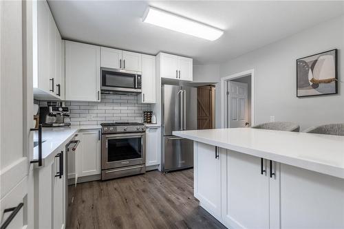 115 Stewartdale Avenue, Hamilton, ON - Indoor Photo Showing Kitchen With Stainless Steel Kitchen With Upgraded Kitchen