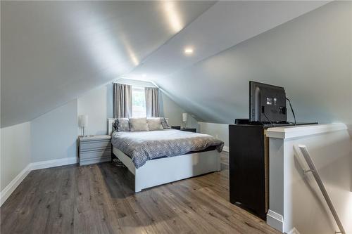 115 Stewartdale Avenue, Hamilton, ON - Indoor Photo Showing Bedroom