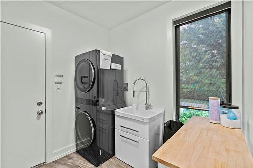 66 Seneca Drive, Hamilton, ON - Indoor Photo Showing Laundry Room