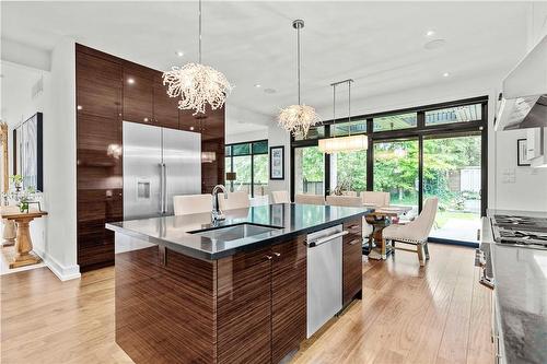66 Seneca Drive, Hamilton, ON - Indoor Photo Showing Kitchen With Upgraded Kitchen