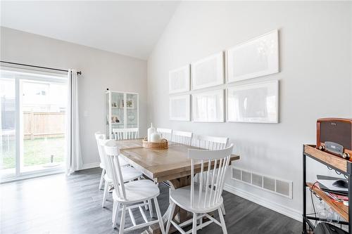 9469 Tallgrass Avenue, Niagara Falls, ON - Indoor Photo Showing Dining Room