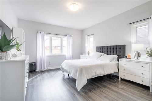 9469 Tallgrass Avenue, Niagara Falls, ON - Indoor Photo Showing Bedroom