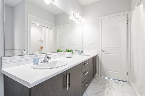 9469 Tallgrass Avenue, Niagara Falls, ON - Indoor Photo Showing Bathroom