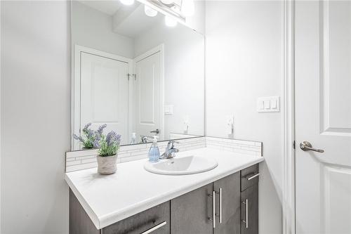 9469 Tallgrass Avenue, Niagara Falls, ON - Indoor Photo Showing Bathroom