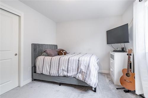 9469 Tallgrass Avenue, Niagara Falls, ON - Indoor Photo Showing Bedroom