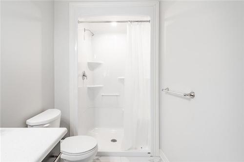 9469 Tallgrass Avenue, Niagara Falls, ON - Indoor Photo Showing Bathroom