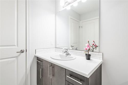 9469 Tallgrass Avenue, Niagara Falls, ON - Indoor Photo Showing Bathroom