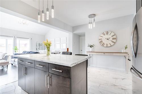 9469 Tallgrass Avenue, Niagara Falls, ON - Indoor Photo Showing Kitchen