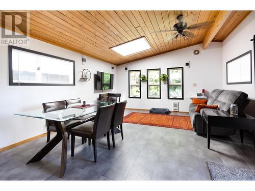 2766 Fairview Crescent, Prince George, BC - Indoor Photo Showing Dining Room