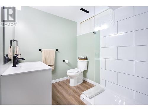 2766 Fairview Crescent, Prince George, BC - Indoor Photo Showing Bathroom