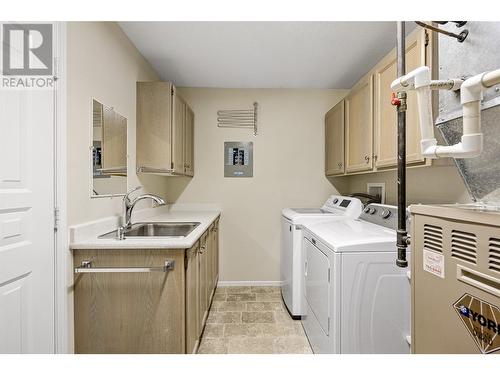 1201 Cameron Avenue Unit# 88, Kelowna, BC - Indoor Photo Showing Laundry Room