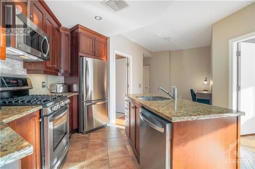 90 George Street Unit#403, Ottawa, ON - Indoor Photo Showing Kitchen With Stainless Steel Kitchen With Upgraded Kitchen