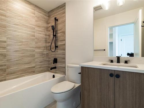 204-201 Dogwood Dr, Ladysmith, BC - Indoor Photo Showing Bathroom