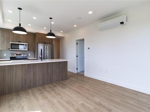 204-201 Dogwood Dr, Ladysmith, BC - Indoor Photo Showing Kitchen With Upgraded Kitchen